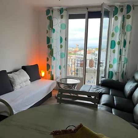 Appartement Proche Du Centre Et Festivites D Ete