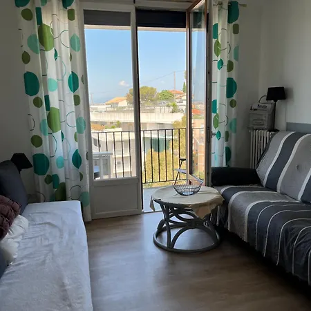 Appartement Proche Du Centre Et Festivites D Ete *