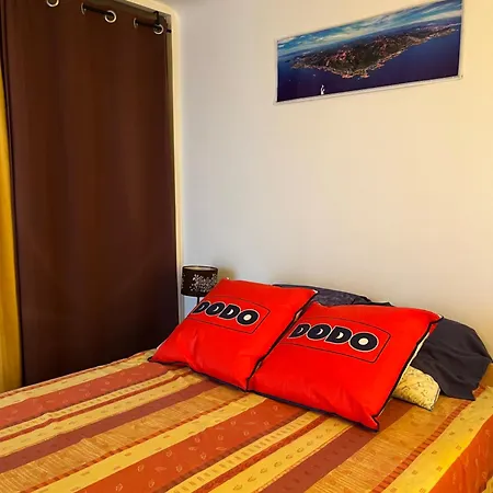 Proche Du Centre Et Festivites D Ete Appartement *
