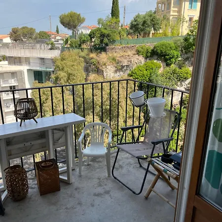 Proche Du Centre Et Festivites D Ete Apartman